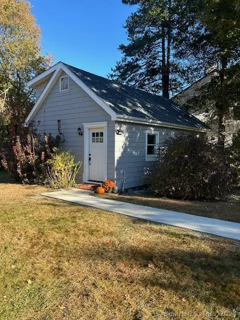 Stamford, CT 06903,1814 Newfield Avenue #Cottage