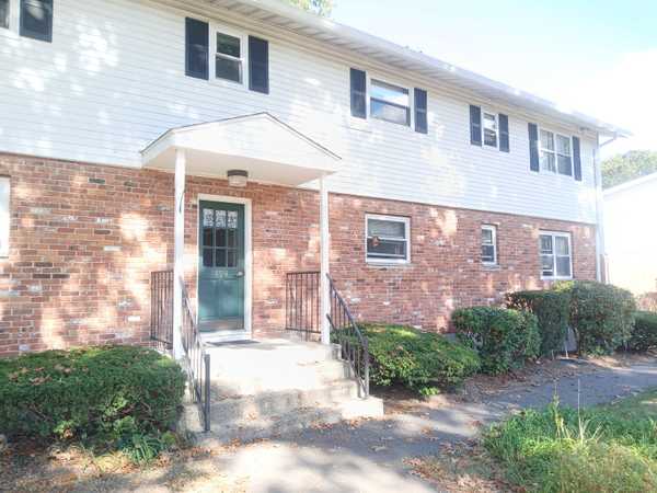 494 Oak Avenue #APT 35, Cheshire, CT 06410