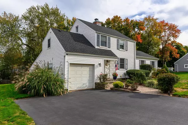 North Haven, CT 06473,15 Side Hill Road