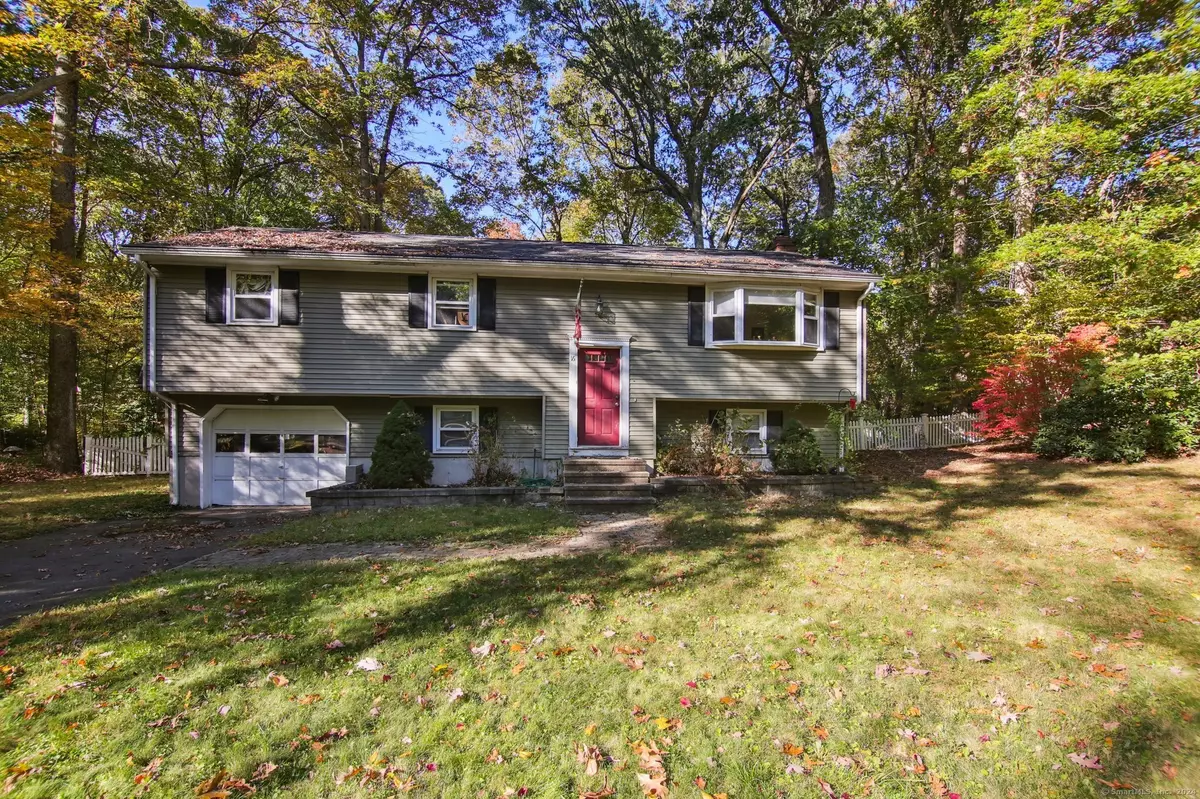 Clinton, CT 06413,16 Woodland Drive