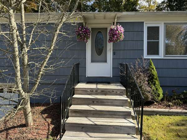 4 Goulart Road, Ledyard, CT 06339