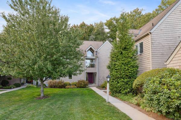 30 Timberwood Road #30, West Hartford, CT 06117