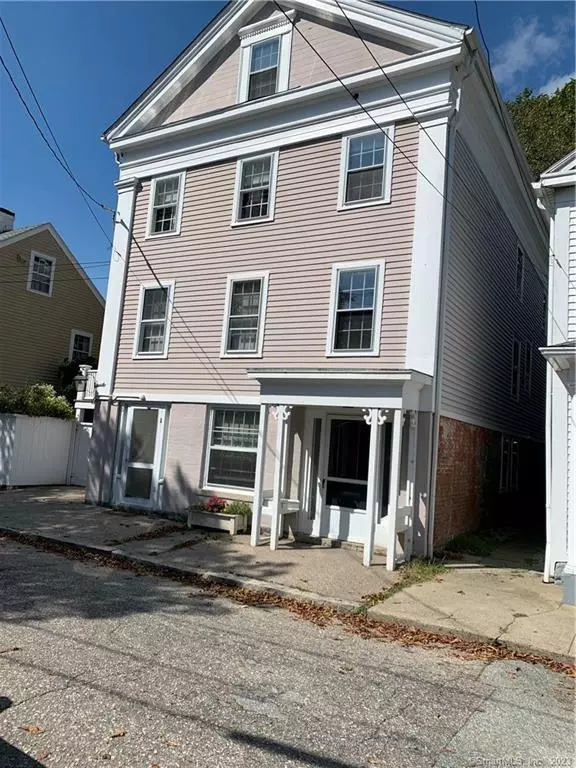 Stonington, CT 06378,22 Pearl Street #3