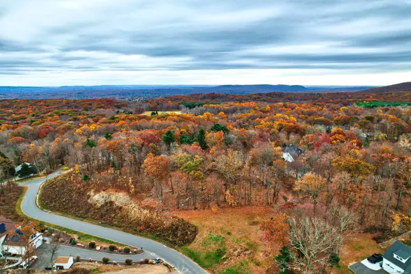 Prospect, CT 06712,9 Ridgewood Club Road