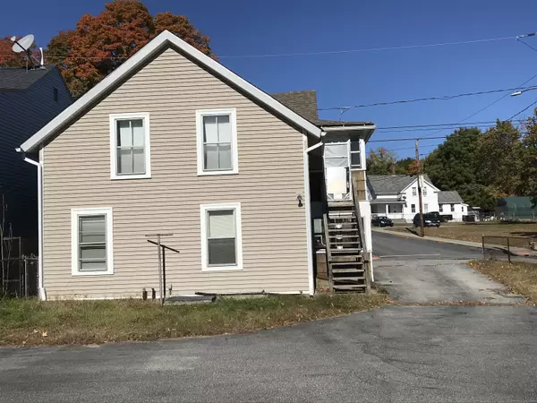 Putnam, CT 06260,52 Smith Street