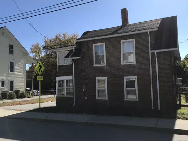 Putnam, CT 06260,52 Smith Street