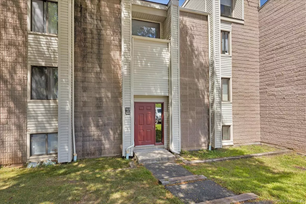 Middletown, CT 06457,196 Burgundy Hill Lane #196