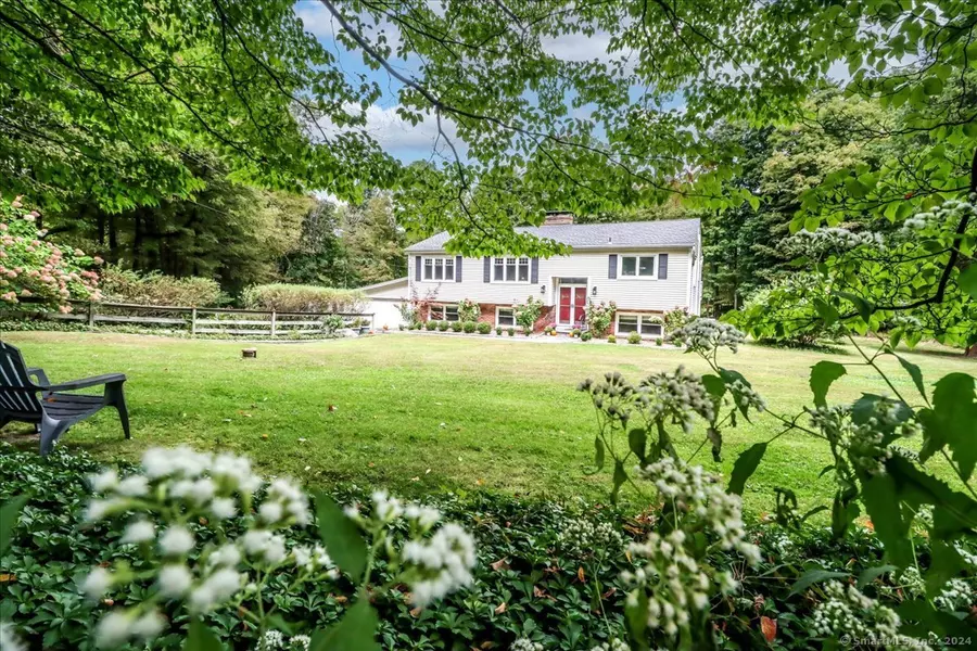 184 Tackora Trail, Ridgefield, CT 06877