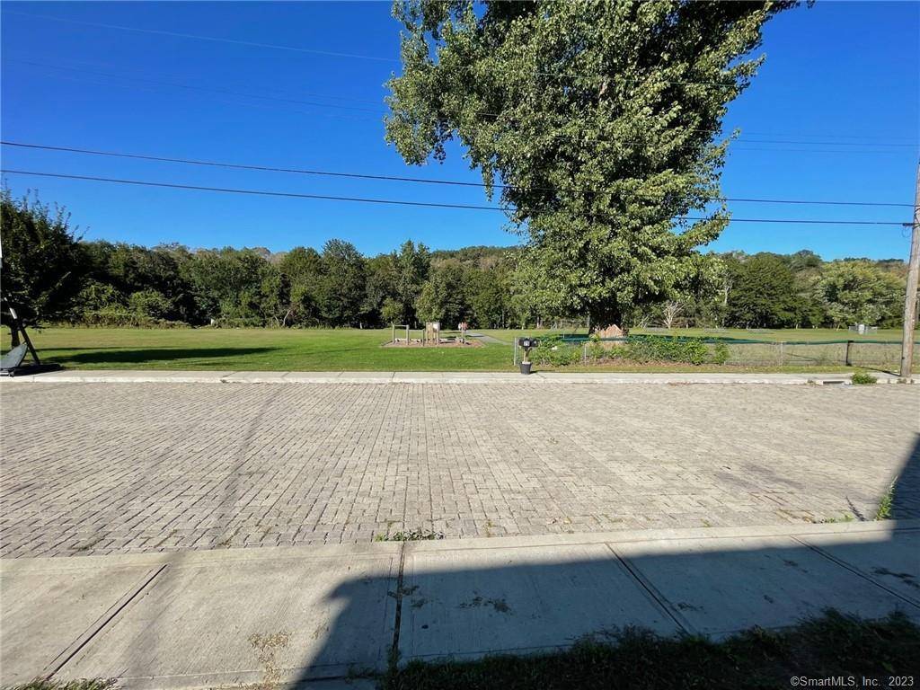 Sprague, CT 06330,79-81 River Street #79