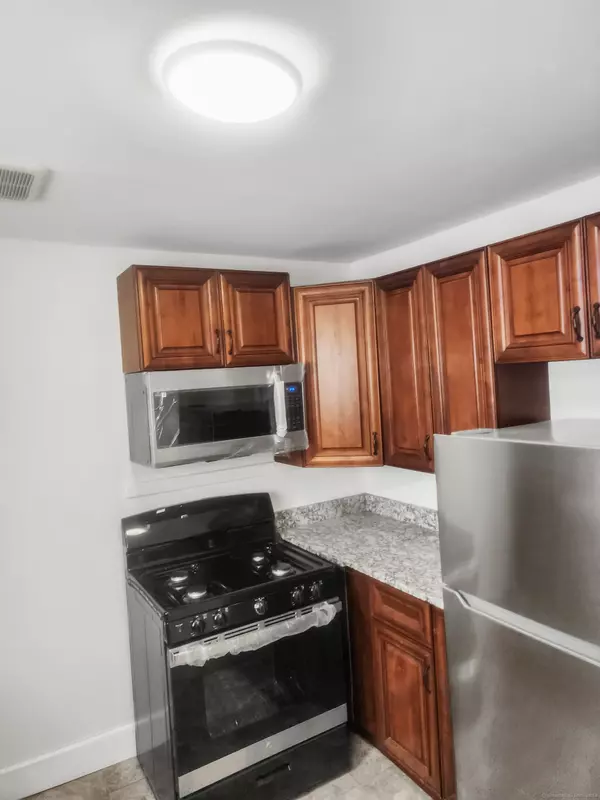 Stratford, CT 06614,1057 Hillside Avenue #UNIT 1