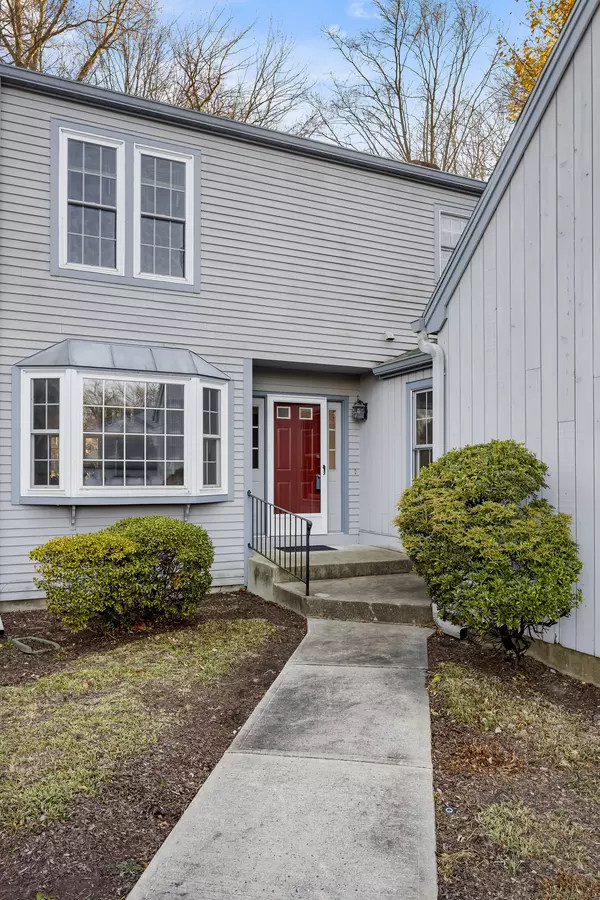 Fairfield, CT 06825,180 Glengarry Road #180