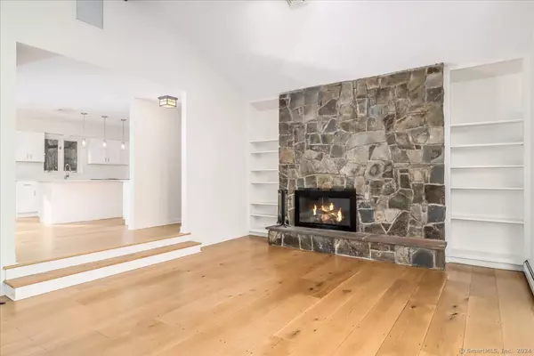 Ridgefield, CT 06877,10 Whitlock Lane