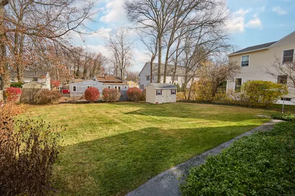 Fairfield, CT 06824,157 Oakwood Drive