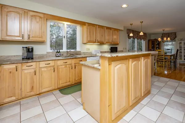 Cheshire, CT 06410,1642 Deerfield Court