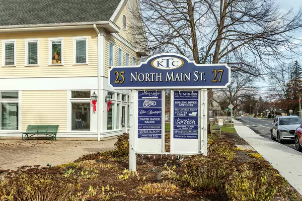 Kent, CT 06757,25 North Main Street #5D