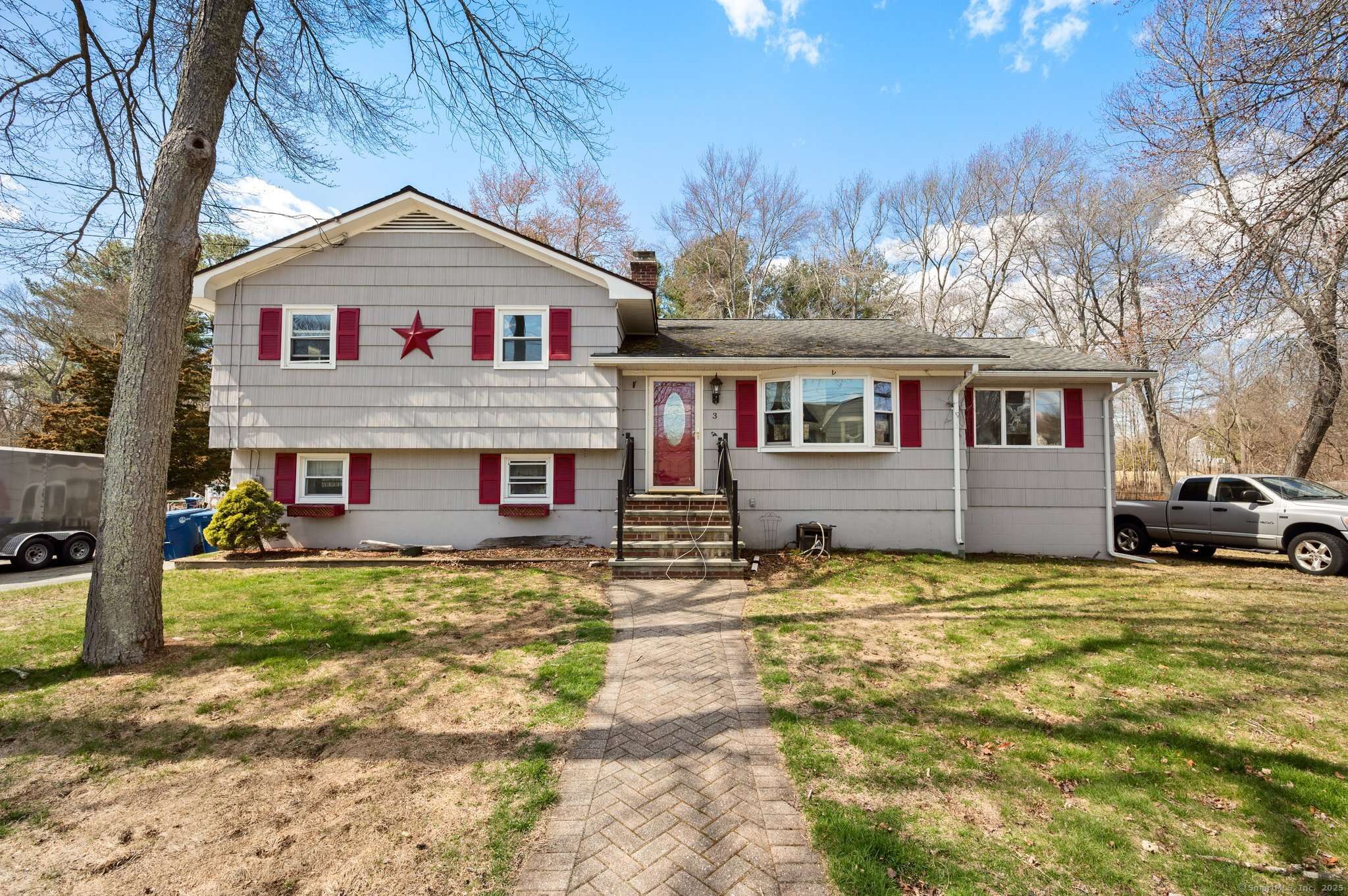 3 Willow Street, Waterford, CT 06385