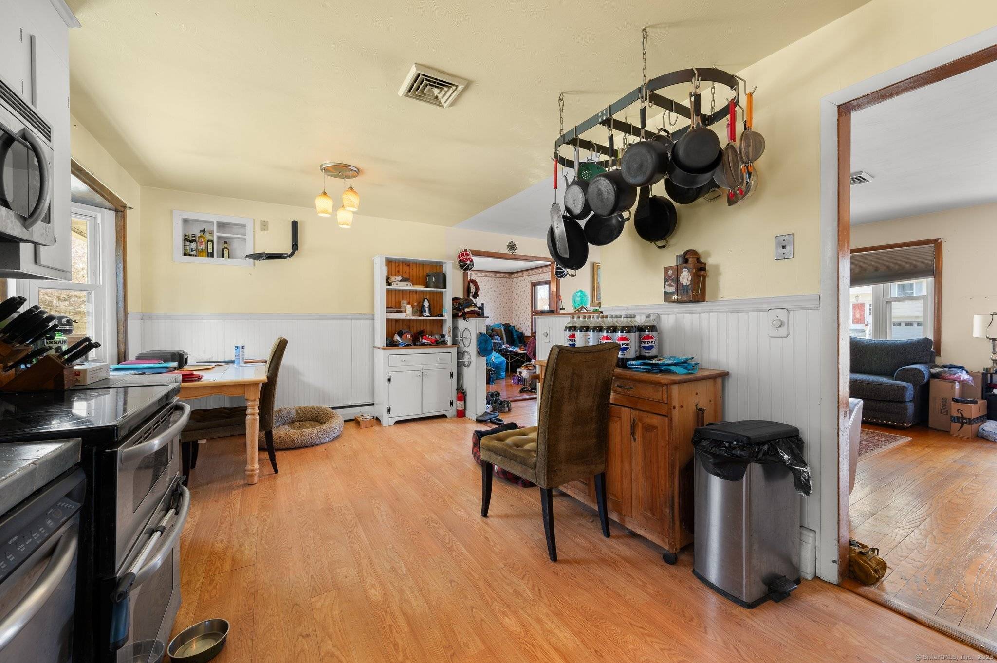 Waterford, CT 06385,3 Willow Street