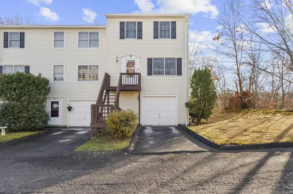 101 Pinnacle Ridge #101, Derby, CT 06418