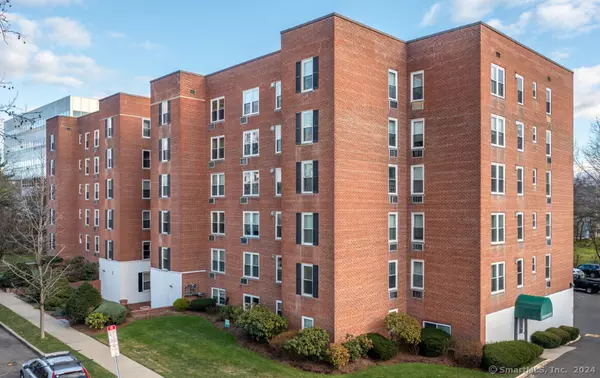 7 4th Street #APT 2H, Stamford, CT 06905