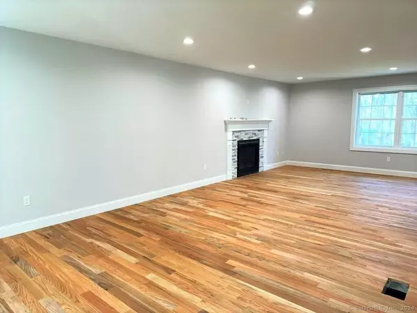 Wolcott, CT 06716,12 Oakengate Road