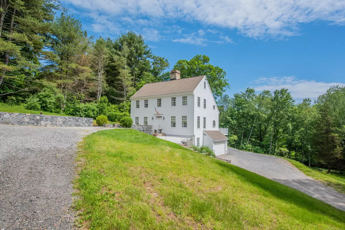 Woodbury, CT 06798,172 Good Hill Road