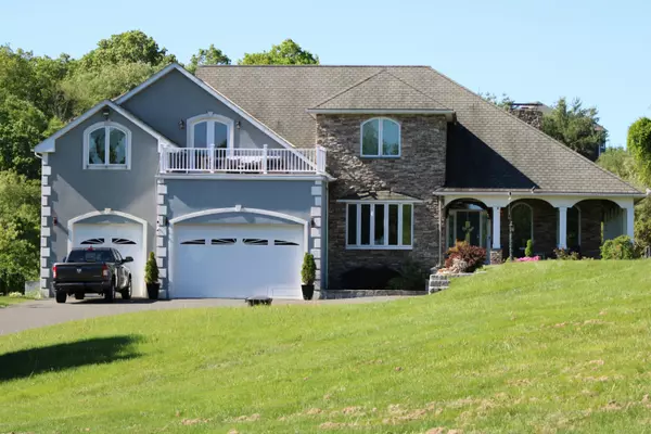 Watertown, CT 06795,1461 Bunker Hill Road