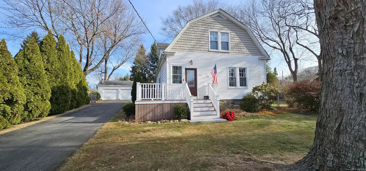 292 Meadows End Road, Milford, CT 06460