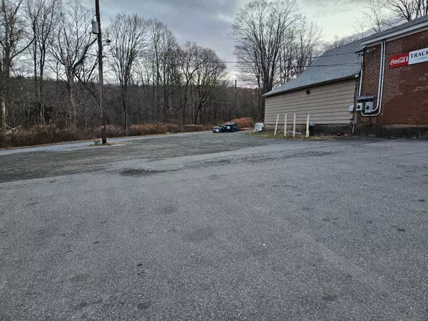 Middlefield, CT 06481,108 Main Street