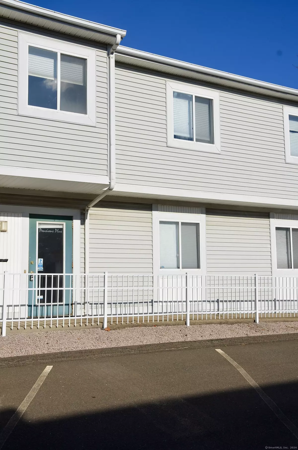 North Haven, CT 06473,21 Brock Street #A2-3