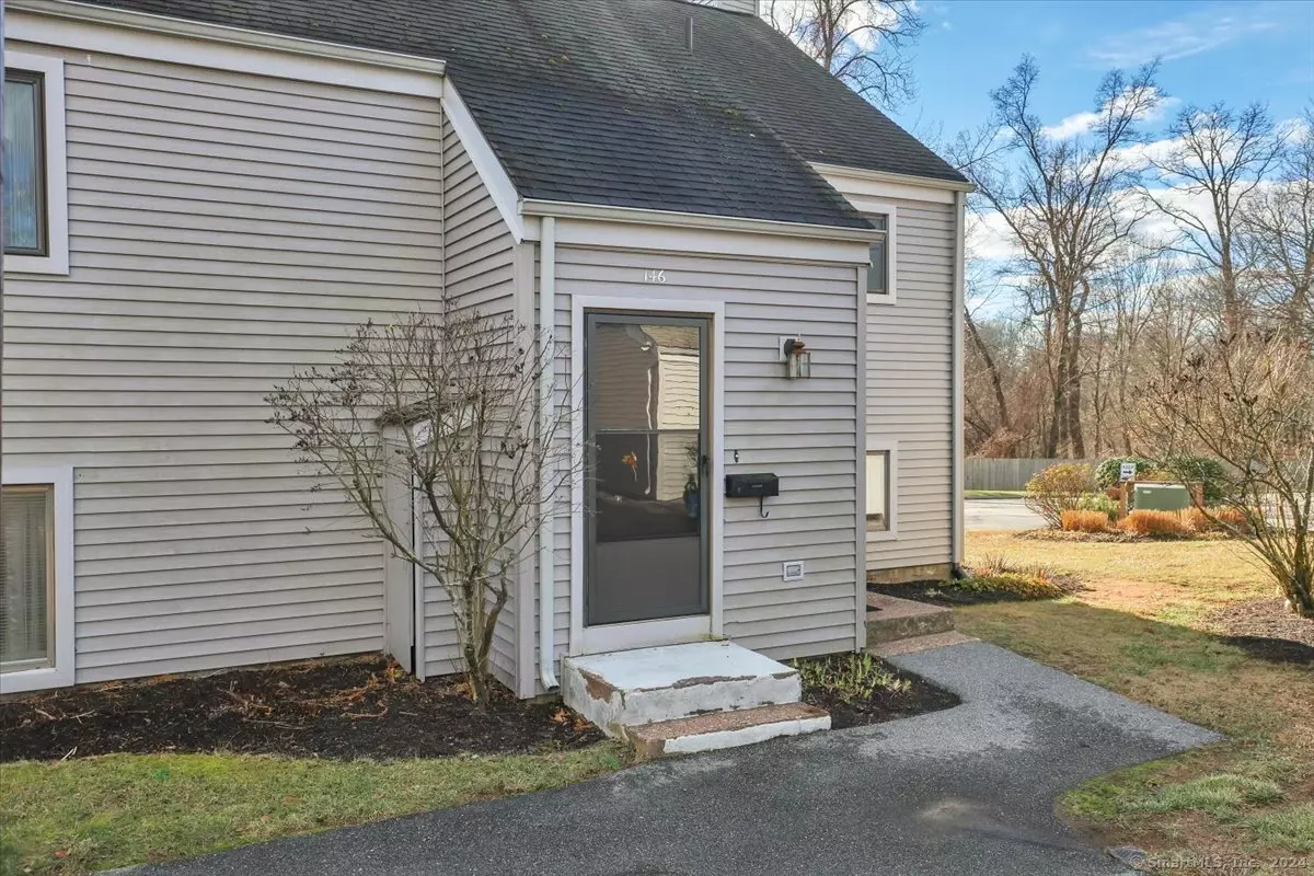 Glastonbury, CT 06033,146 Hollister Way South #146