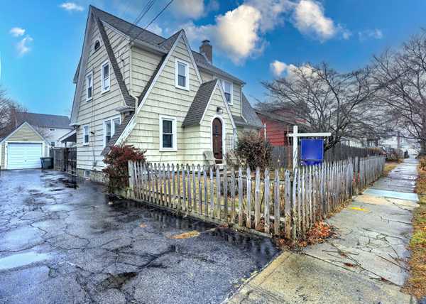 70 Aldine Avenue, Bridgeport, CT 06604