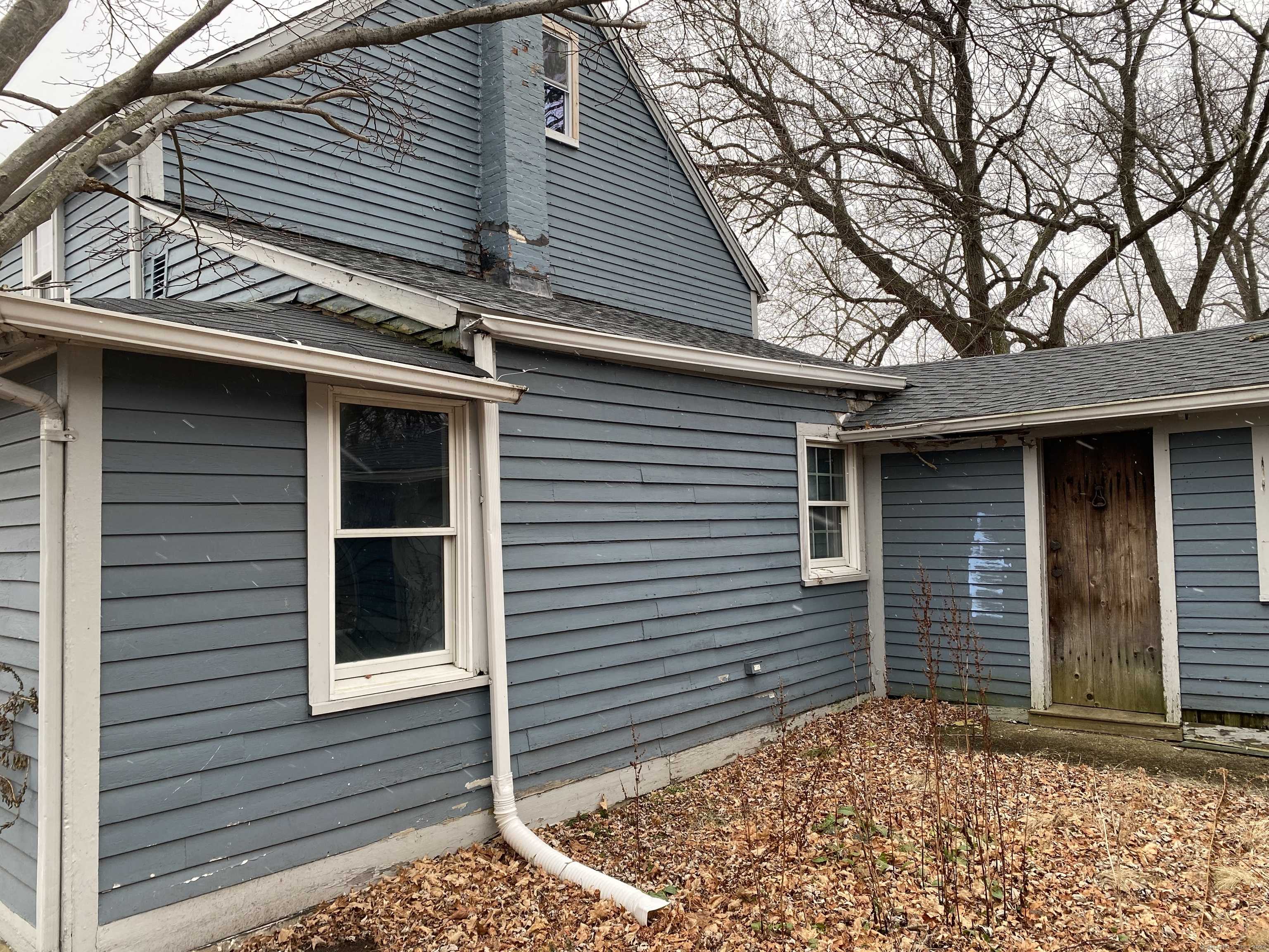 Norwich, CT 06360,6 Lee Avenue