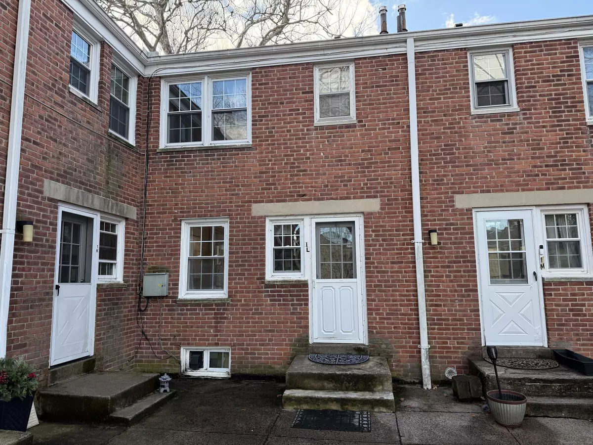 Naugatuck, CT 06770,18 Bridge Street #APT 1L