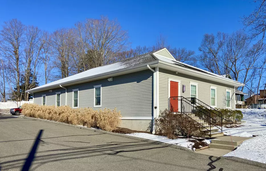 629 Middle Turnpike East, Manchester, CT 06040