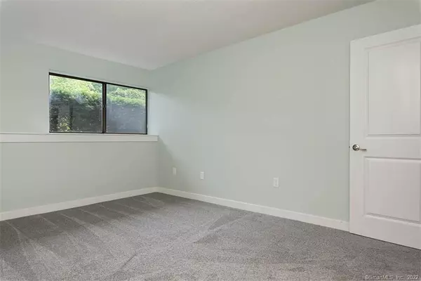 Rocky Hill, CT 06067,87 Brookwood Drive #APT B