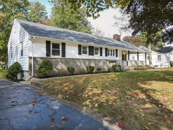 Trumbull, CT 06611,14 Candlewood Road