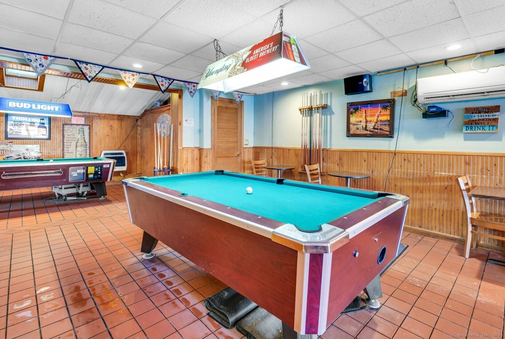 Meriden, CT 06451,142 HANOVER Street