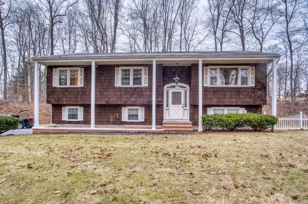 North Branford, CT 06472,30 Walnut Lane