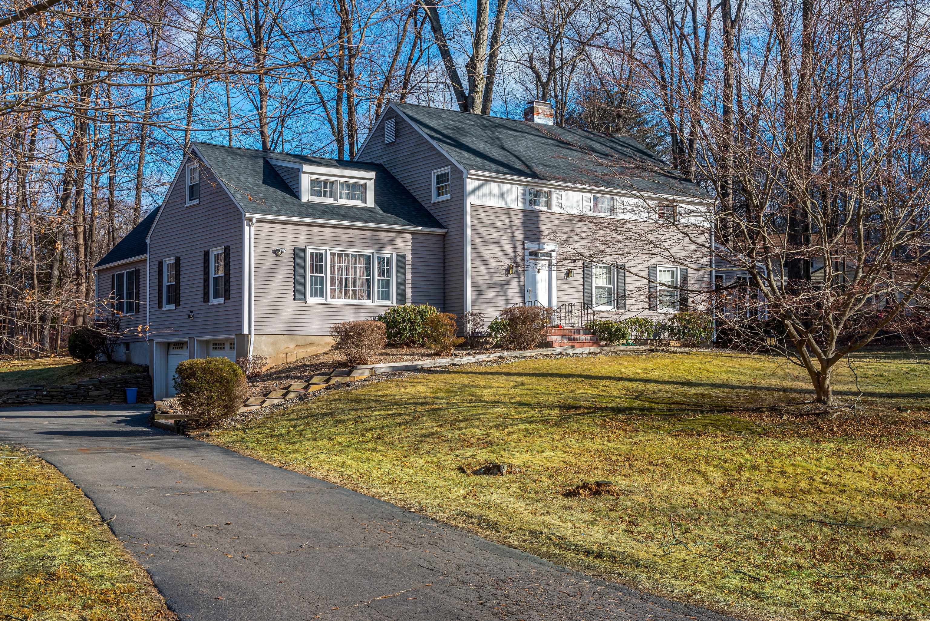 12 Burnwood Drive, Bloomfield, CT 06002