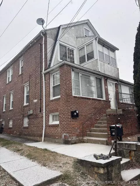 Bridgeport, CT 06606,94 Balsam Avenue #1