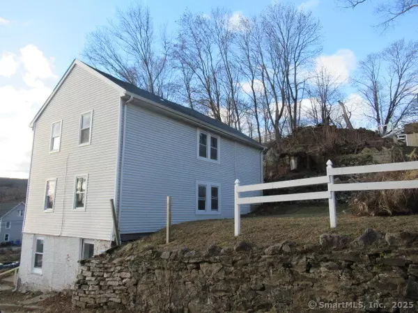 Norwich, CT 06360,12 North Cliff Street