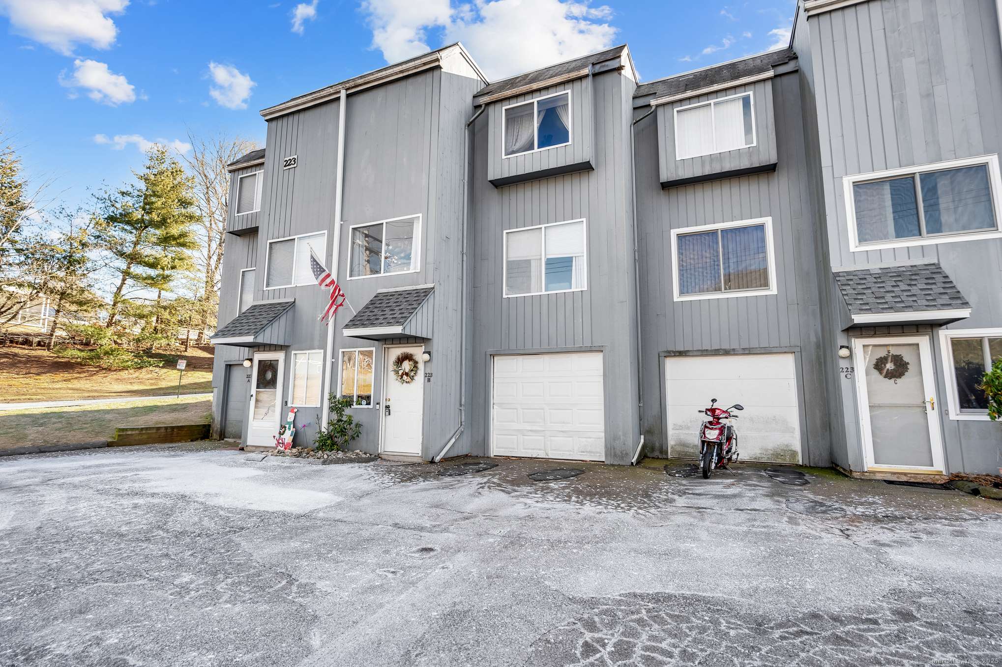 East Haven, CT 06513,223 Thompson Street #B