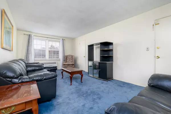 Stamford, CT 06902,6 Revere Drive #APT 4