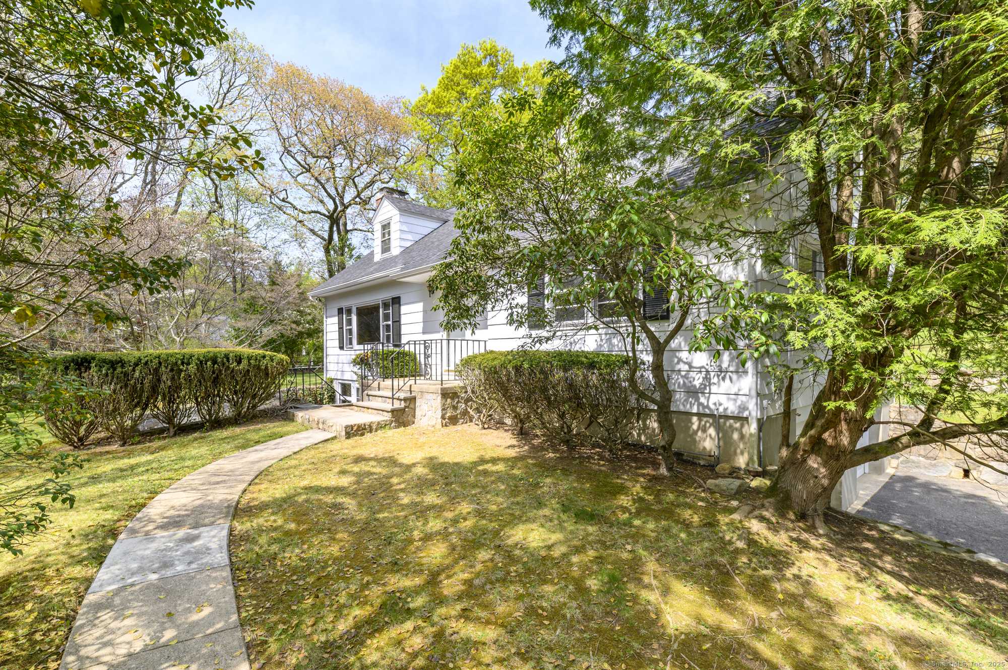 35 Woodbrook Drive, Stamford, CT 06907