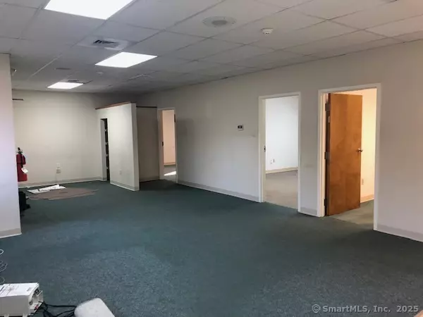 Litchfield, CT 06759,10 West State Drive
