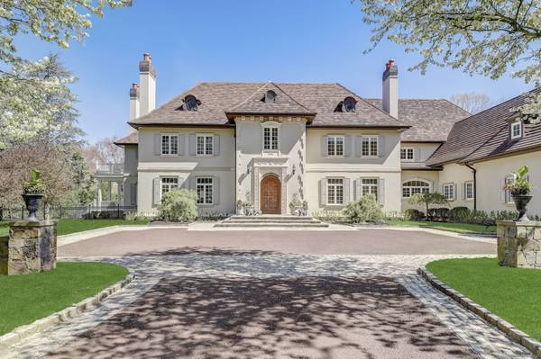 4 Cowdray Park Drive, Greenwich, CT 06831