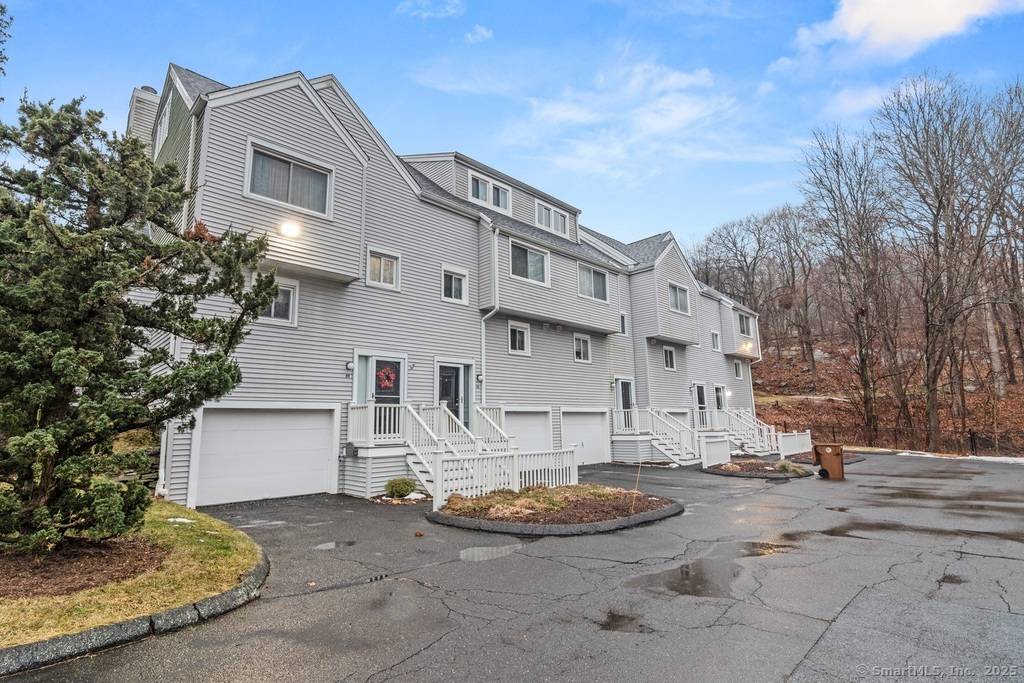50 Country Place #50, Shelton, CT 06484