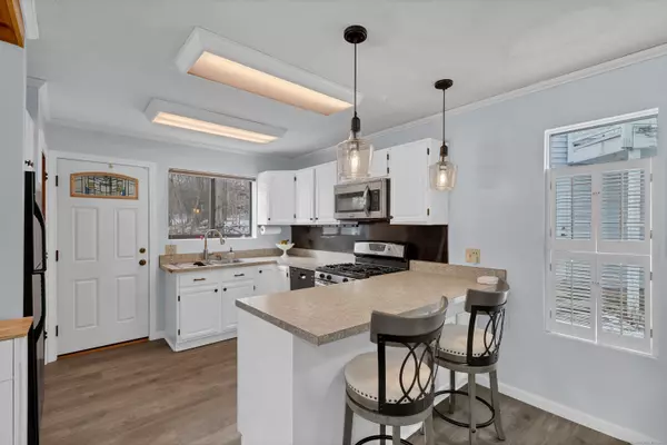 Montville, CT 06382,21 Willow Drive