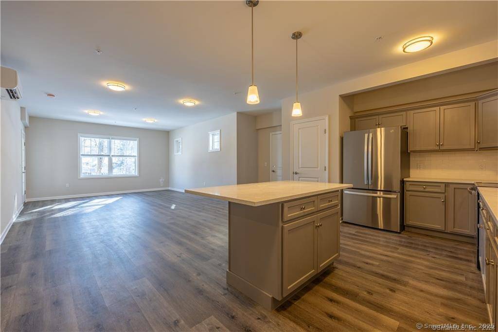 Cheshire, CT 06410,64 East Mitchell Avenue #39