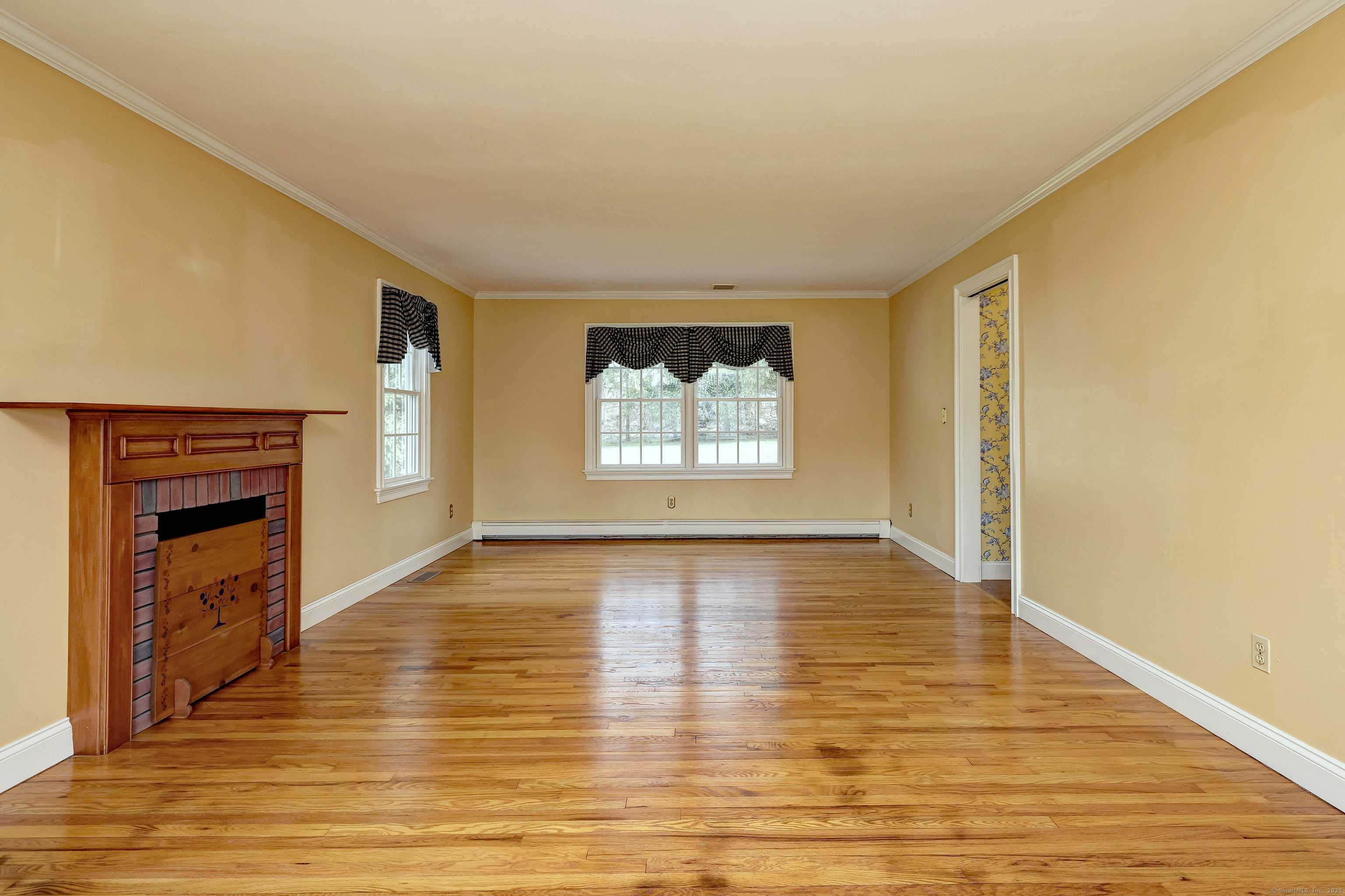 Trumbull, CT 06611,16 Blackberry Road